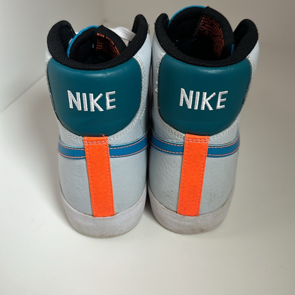 Nike Kids Sneakers - White and Blue - Picture 3 of 4